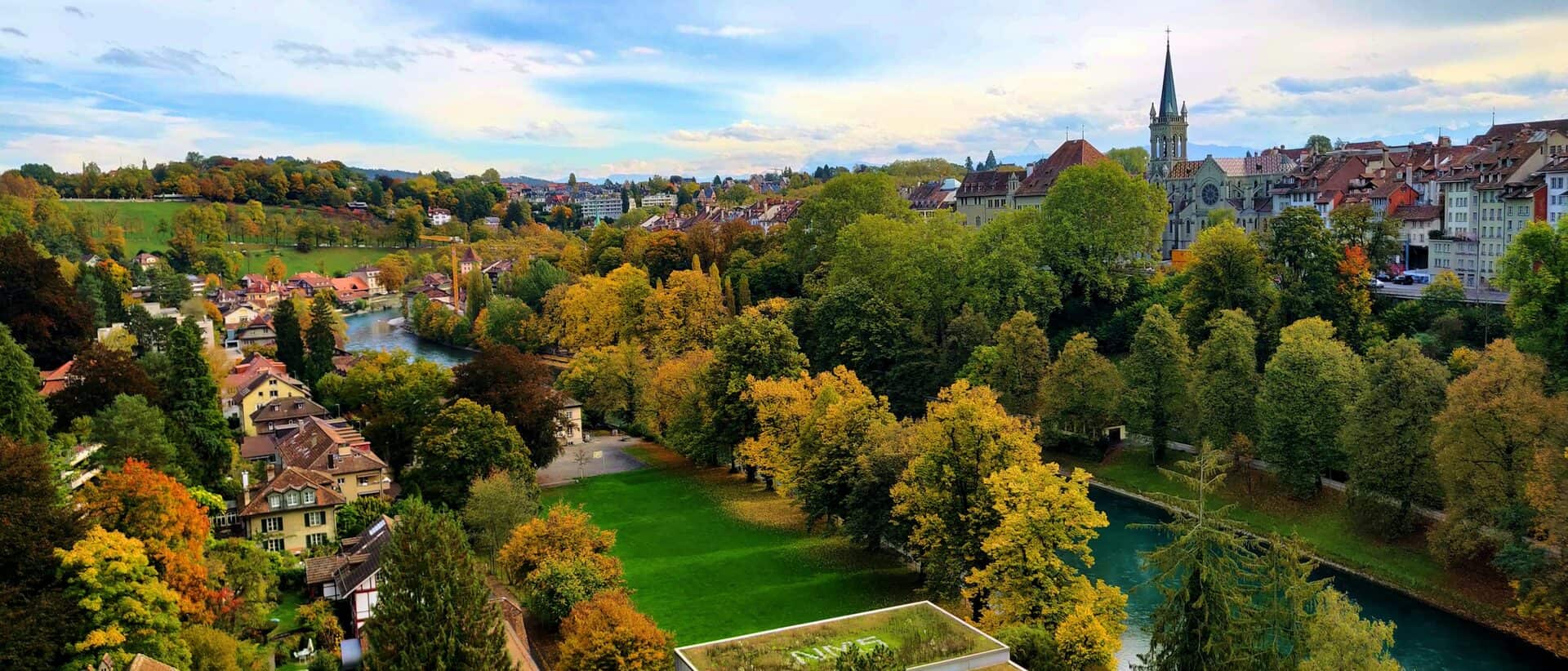 Bern's UNESCO old town and the river Aare in autumn